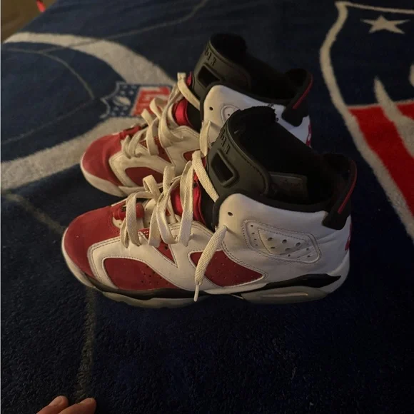 Jordan Kids Shoes Red and White - Picture 2 of 6